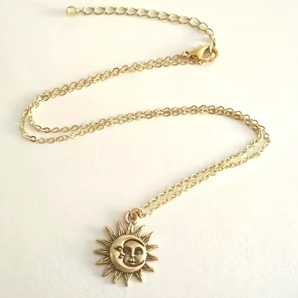 NWOT - Unisex Classical Creative Bohemian Sun & Moon Necklace Pendant (Golden) - Picture 1 of 7